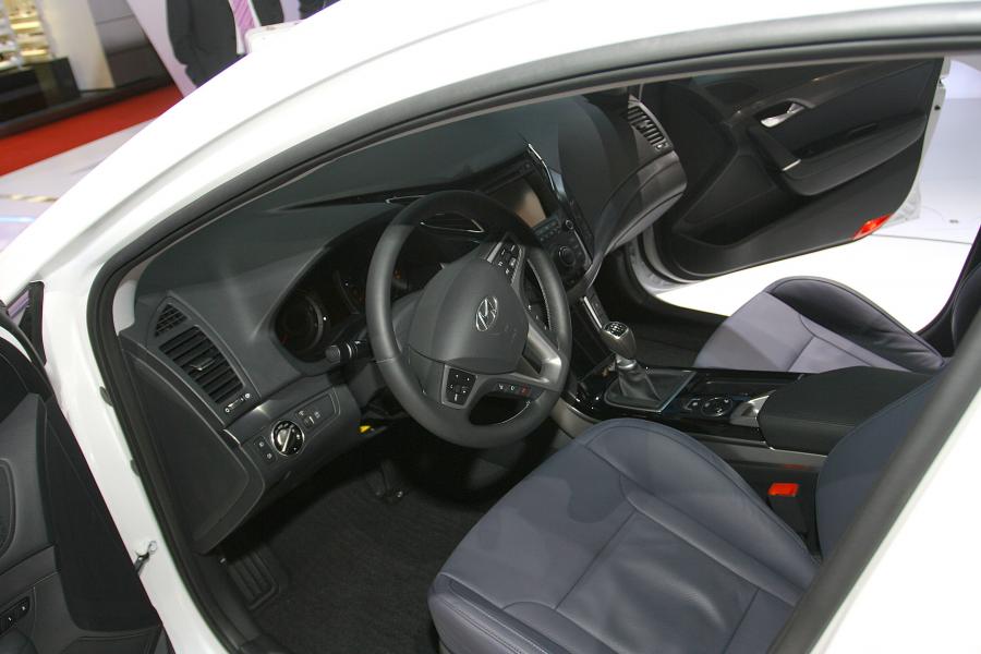  Hyundai i40 2012 года  (фото 8 из 22)